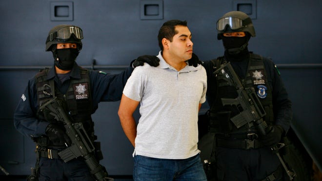 Mexico Airport Shooti_Angu.jpg